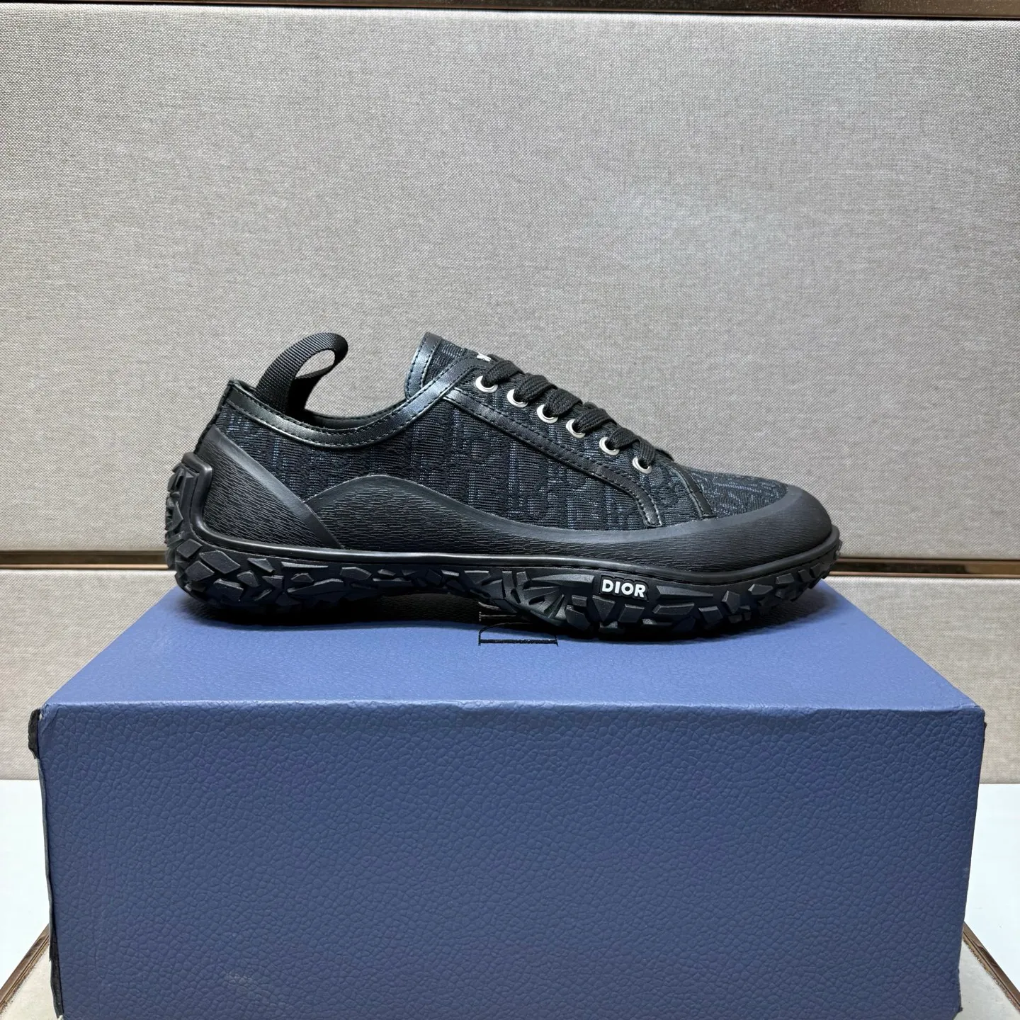 ⬛️Men's shoes 💰p442 [Dior~] Men's casual shoes 2025z cabinet sales simultaneously 🔶Size: 39-44 #️⃣ 🔷2 colors🔜The upper is made of multi-material splicing➕Genuine leather lining, comfortable and breathable, sole: original comfortable and wear-resistant outsole, ⚠️Real shot📱Photographed🎬The real thing is better📢📢📢
